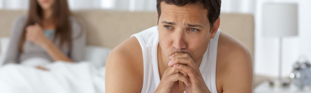 Ein Mann leidet an Prostatitis